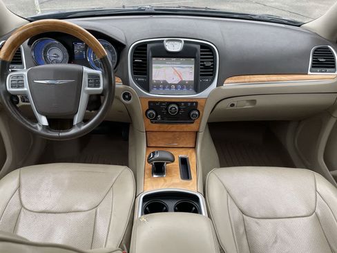Used 2014 Chrysler 300 C AWD/4WD image 25