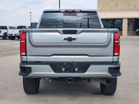 Used 2025 Chevrolet Silverado 2500 High Country w/ High Country Premium Package AWD/4WD image 8