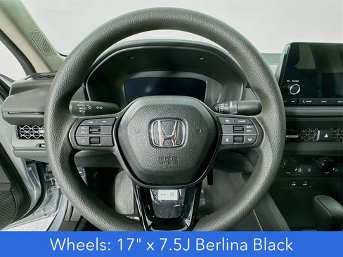 Used 2025 Honda Accord SE image 19