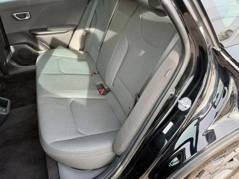 Used 2025 Kia K4 LXS image 38