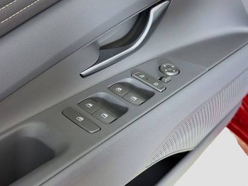 Used 2025 Hyundai Elantra Sport FWD image 20