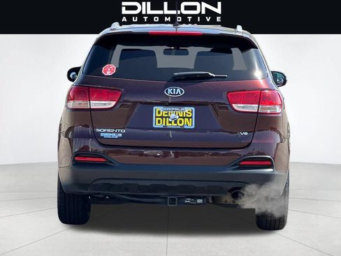 Used 2017 Kia Sorento AWD image 5
