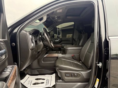 Used 2022 GMC Sierra 2500 Denali w/ Denali Black Diamond Edition AWD/4WD image 13