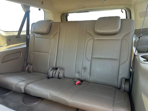 Used 2017 Chevrolet Suburban Premier image 16