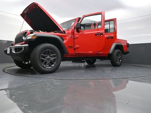 New 2025 Jeep Gladiator Sport image 30