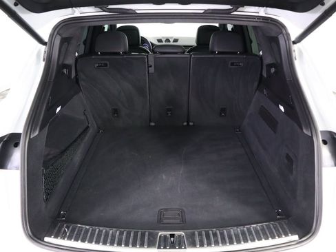 Used 2023 Porsche Cayenne Platinum Edition image 29