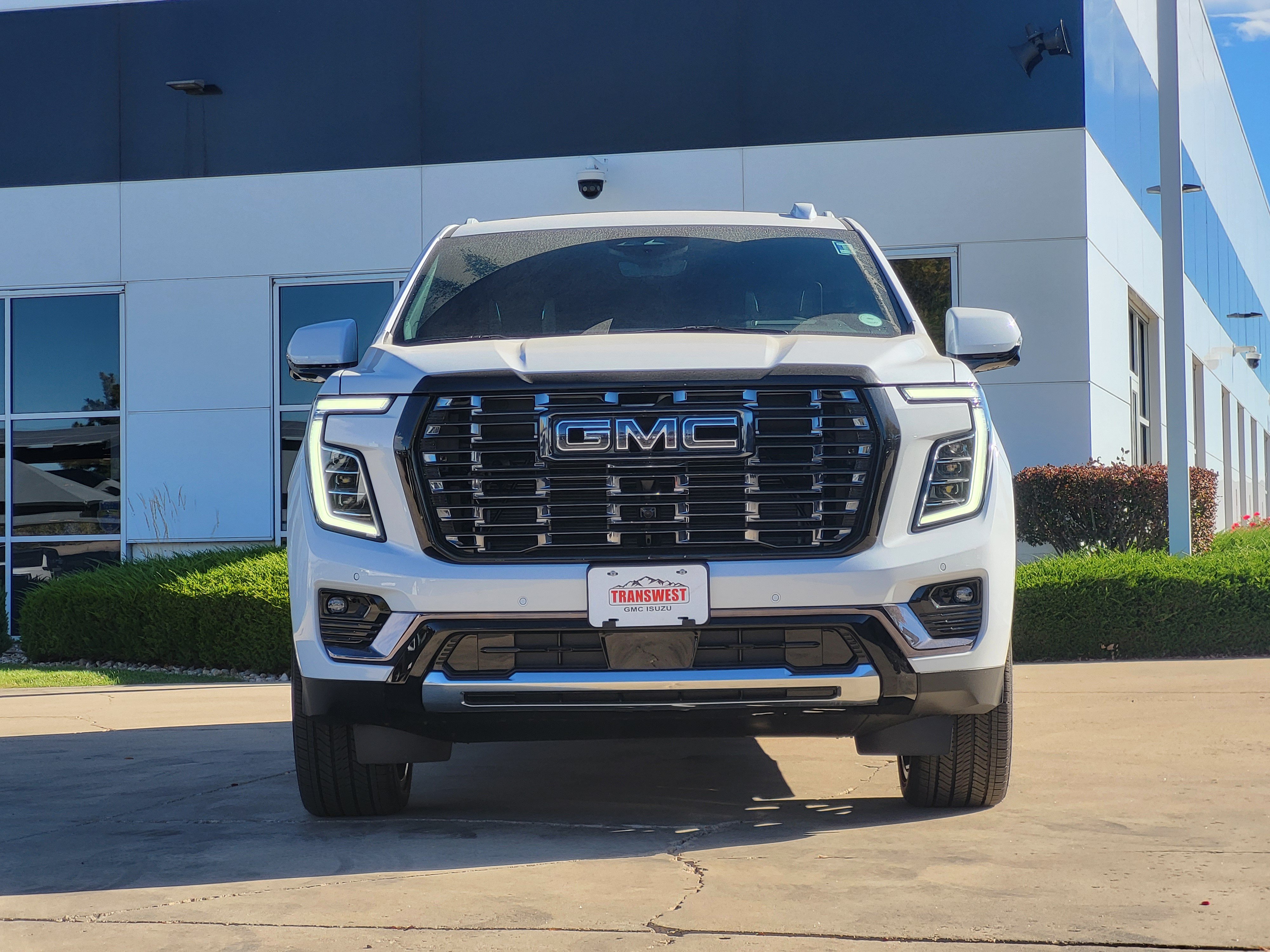 New 2027 GMC Yukon XL Denali Ultimate w/ LPO, Illumination Package AWD/4WD image 8
