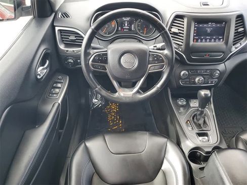 Used 2019 Jeep Cherokee Latitude Plus w/ Comfort/Convenience Group image 15