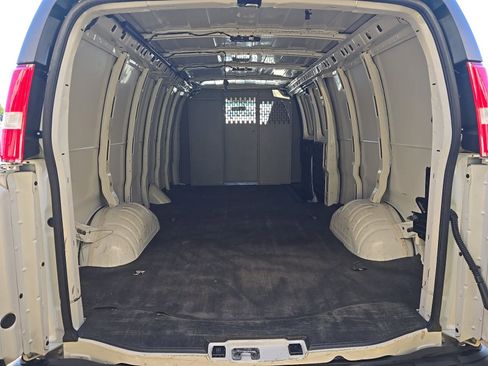 Used 2023 GMC Savana 2500 Extended RWD image 16
