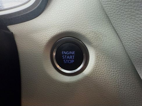 Used 2019 Toyota Corolla SE image 21