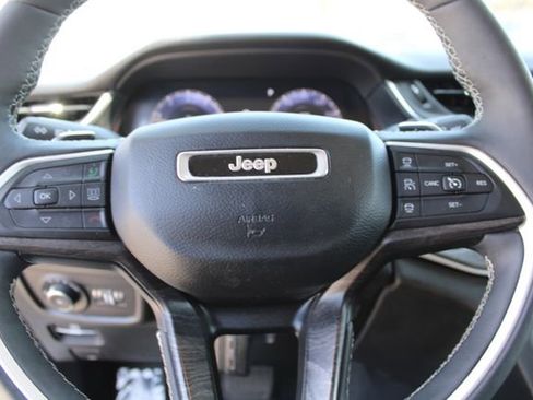 Used 2023 Jeep Grand Cherokee L Limited AWD/4WD image 18