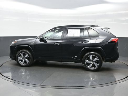 Used 2021 Toyota RAV4 SE w/ Weather & Moonroof Package AWD/4WD image 3