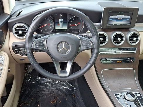 Used 2019 Mercedes-Benz GLC 300 4MATIC image 16