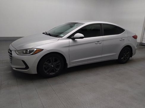 Used 2018 Hyundai Elantra SEL FWD image 2