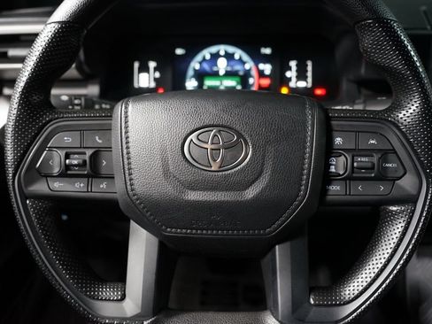 Certified 2025 Toyota Tacoma SR5 AWD/4WD image 13