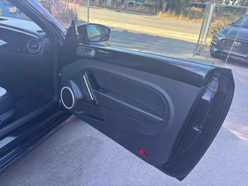 Used 2017 Volkswagen Beetle 1.8T SE image 16