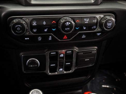 Certified 2022 Jeep Wrangler Unlimited Sahara image 31