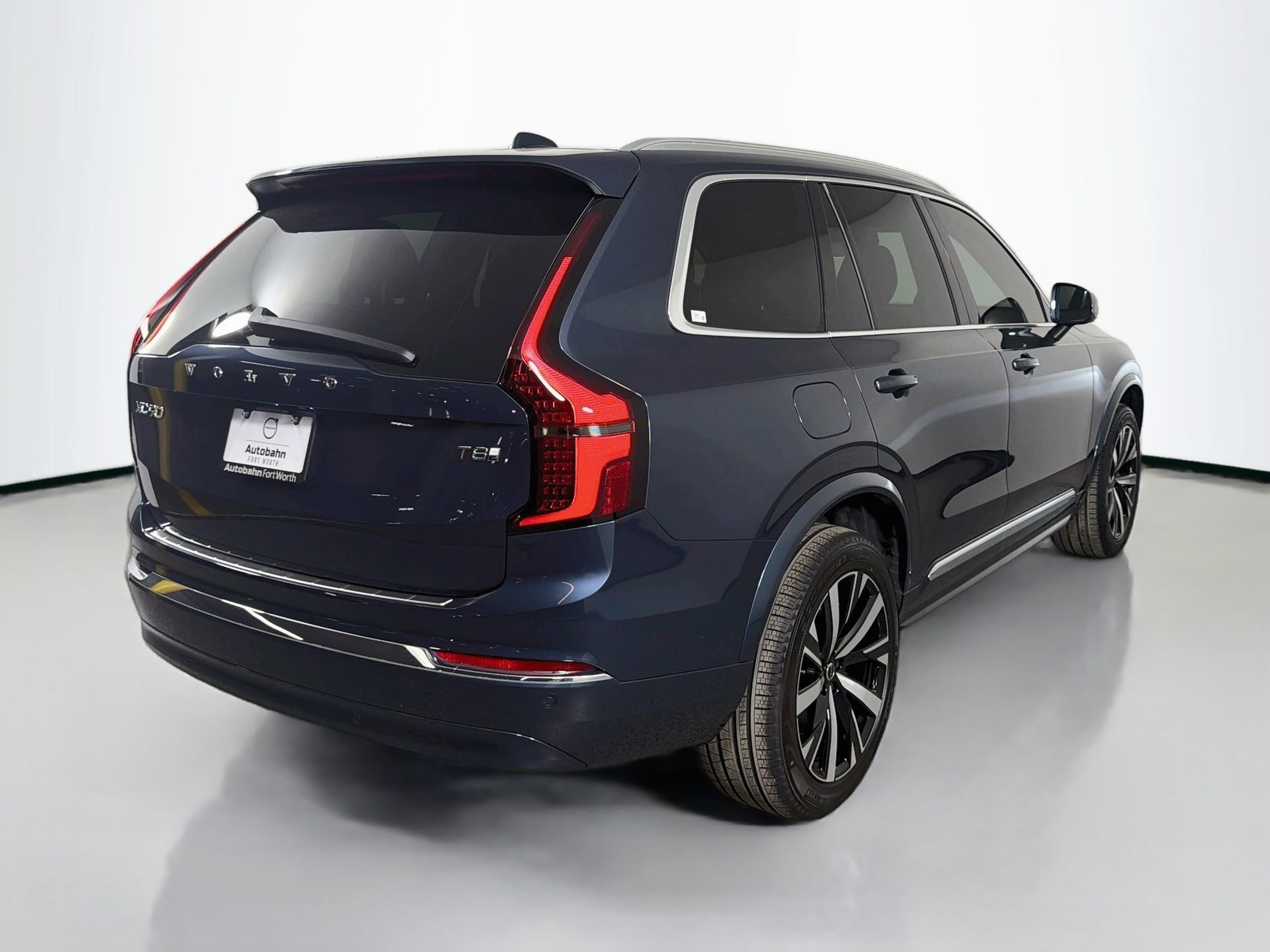New 2026 Volvo XC90 T8 Core w/ Protection Package Premier AWD/4WD image 5