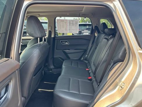 Used 2021 Nissan Rogue SL w/ Premium Package AWD/4WD image 14