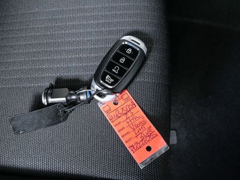 Used 2023 Hyundai Venue Limited w/ Cargo Package image 34