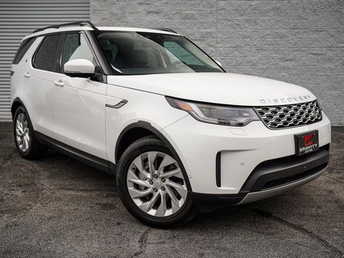 Used 2023 Land Rover Discovery S image 8