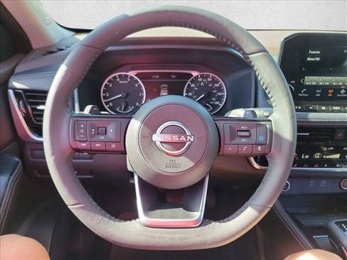Used 2023 Nissan Rogue SL w/ SL Premium Package FWD image 19