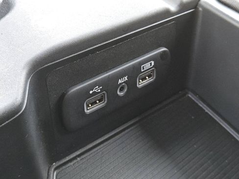 Used 2024 RAM 1500 Classic SLT AWD/4WD image 29