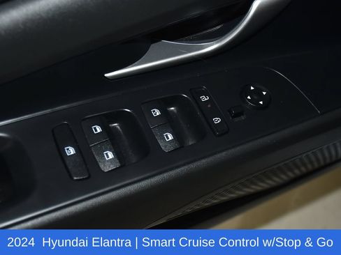 Used 2024 Hyundai Elantra SEL w/ Convenience Package FWD image 24