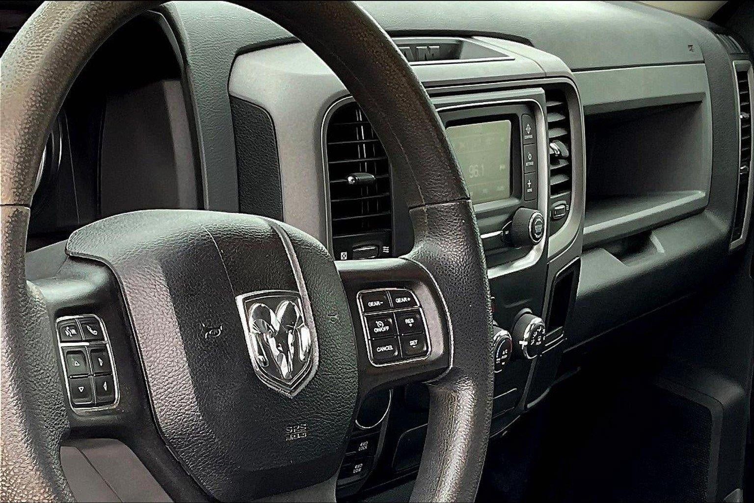 Used 2018 RAM 1500 Express w/ Express Value Package AWD/4WD image 12
