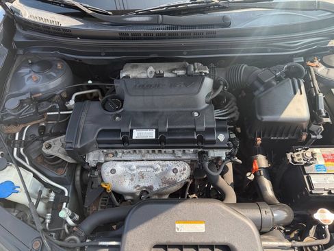 Used 2009 Hyundai Elantra SE FWD image 16