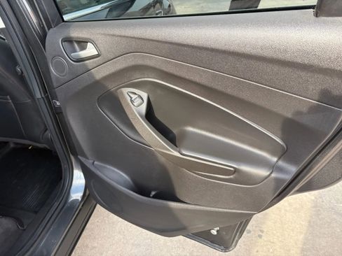 Used 2018 Ford Escape Titanium w/ Ford Safe & Smart Package image 28