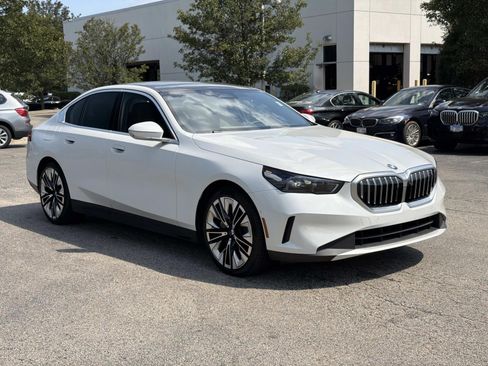 Used 2026 BMW 540i xDrive AWD/4WD image 3