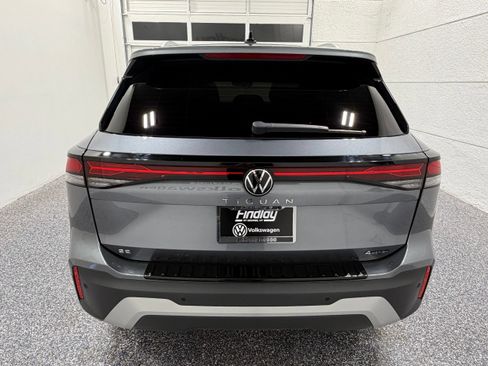 Used 2026 Volkswagen Tiguan SE w/ Panoramic Sunroof Package AWD/4WD image 5