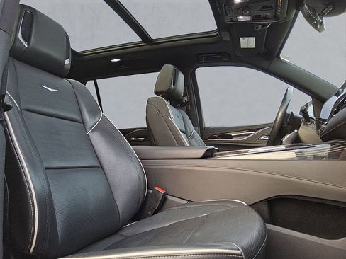 Used 2023 Cadillac Escalade ESV Sport w/ Touring Package image 30