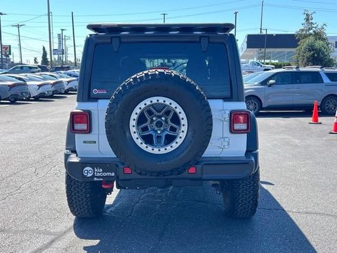 Used 2022 Jeep Wrangler Unlimited Rubicon w/ Cold Weather Group AWD/4WD image 6
