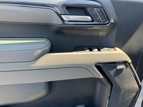 New 2026 Chevrolet Silverado 1500 ZR2 w/ ZR2 Bison Edition AWD/4WD image 17
