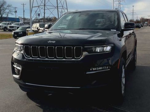 Used 2023 Jeep Grand Cherokee Limited image 8