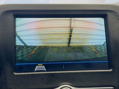 Used 2019 Chevrolet Equinox LT image 16