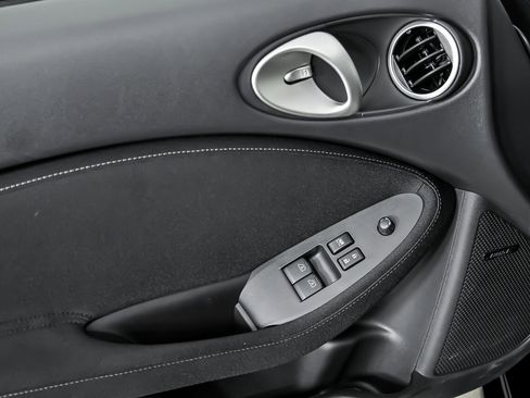 Used 2020 Nissan 370Z w/ Sport Package image 18