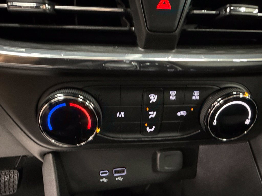 Used 2025 Buick Encore GX Preferred AWD/4WD image 28