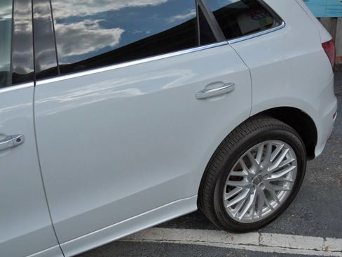 Used 2017 Audi Q5 2.0T Premium Plus w/ Technology Package image 8