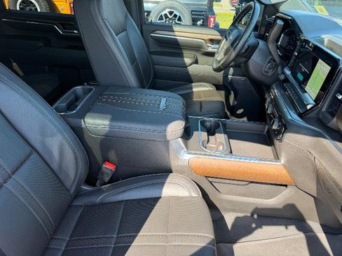 Used 2024 Chevrolet Silverado 2500 High Country AWD/4WD image 13