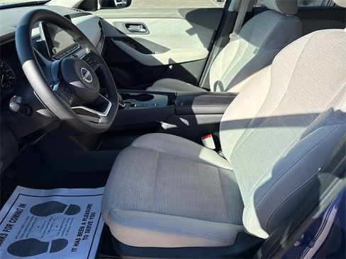 Certified 2022 Nissan Rogue SV image 18