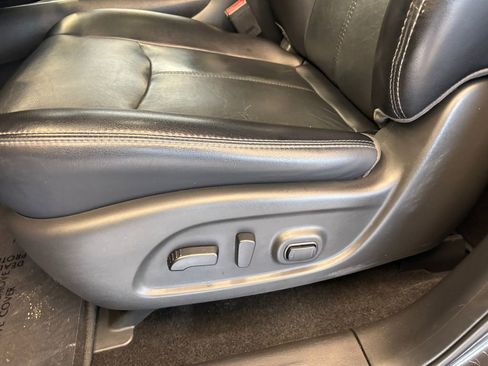 Used 2020 Nissan Pathfinder SL AWD/4WD image 14