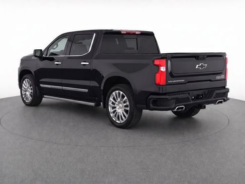 Used 2022 Chevrolet Silverado 1500 High Country w/ High Country Premium Package AWD/4WD image 8
