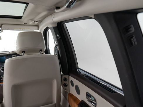 Certified 2019 Rolls-Royce Cullinan AWD/4WD image 30