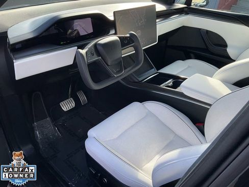 Used 2023 Tesla Model X Plaid image 6