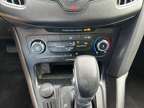 Used 2018 Ford Focus SE image 25