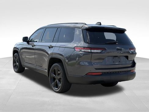 Used 2022 Jeep Grand Cherokee L Laredo RWD image 3