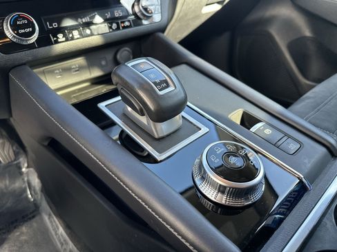 Used 2024 Mitsubishi Outlander SE Black Edition image 21